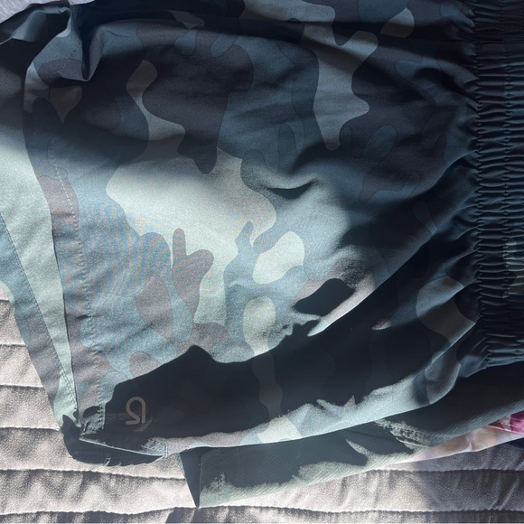 Women’s GAP athletic shorts - Picture 3 of 7